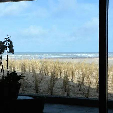 Luxurious Holiday In Near North Sea Beach 펜션