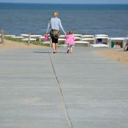 펜션 Luxurious Holiday In Near North Sea Beach *